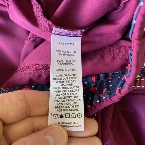 Koi Basics Women's Wine Cargo Scrub‎ Pants Size 2X Regular - Picture 7 of 15